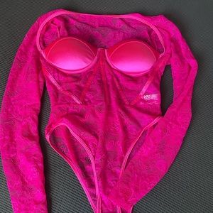 NWOT LACE BODYSUIT